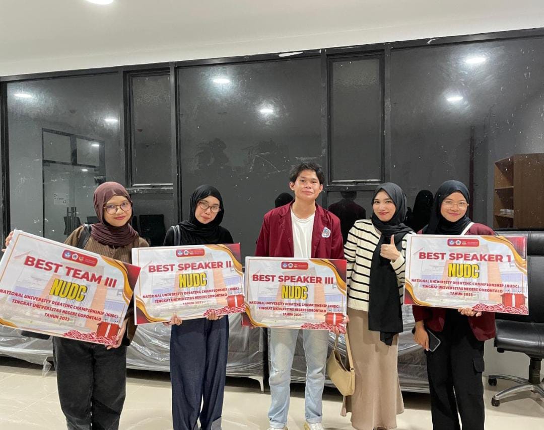 Mahasiswa FIS UNG Catat Prestasi di Ajang KDMI dan NUDC 2025