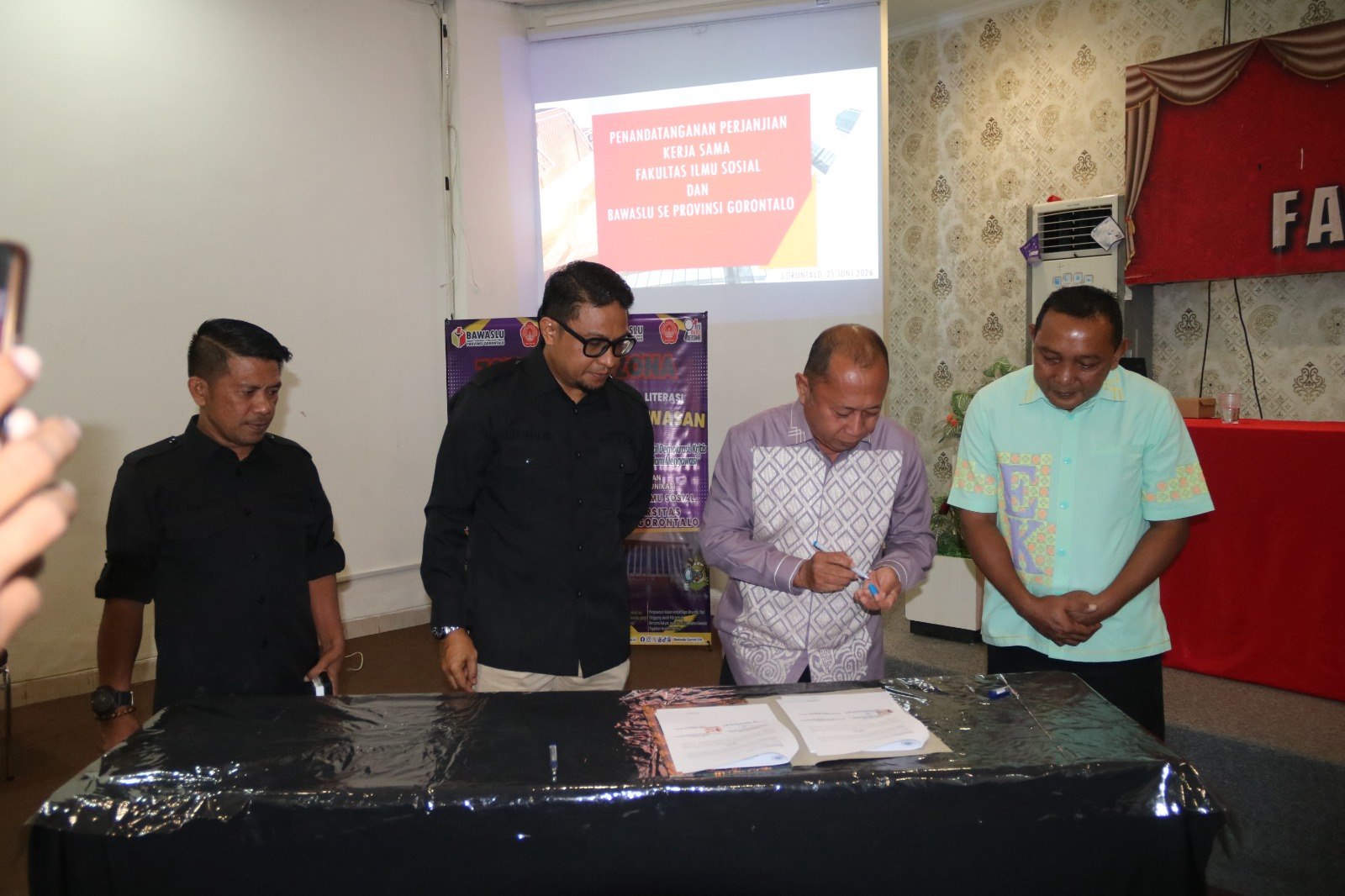 Tanpa Gambar